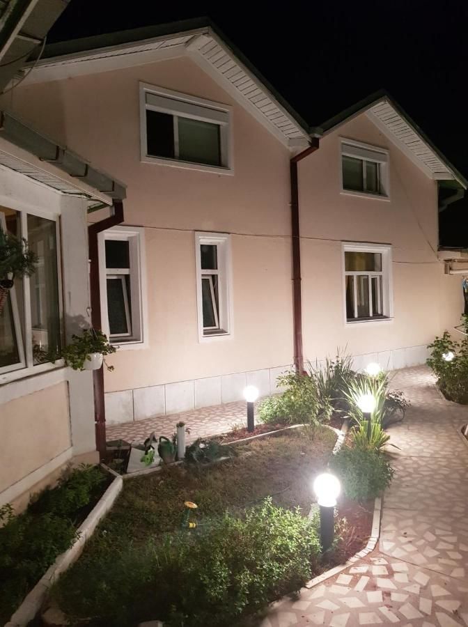 Гостевой дом Guest House Colosseum Area Бухарест-17