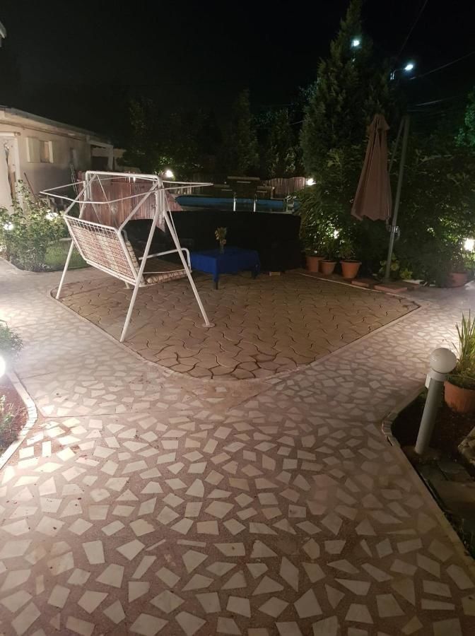 Гостевой дом Guest House Colosseum Area Бухарест-11